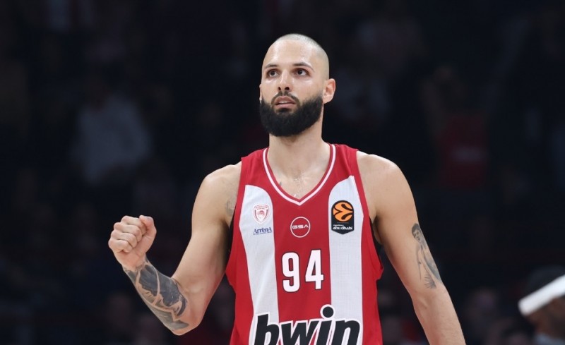 Παρί - Ολυμπιακός: Σε ποιο κανάλι παίζει και τι ώρα