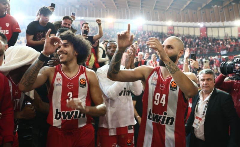 H «ερυθρόλευκη» παρακάμερα με ΠΑΟ! (video)