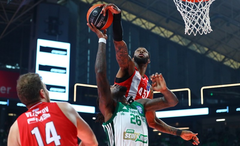 Πολυτιμότερος ο Χολ στο ΟΑΚΑ