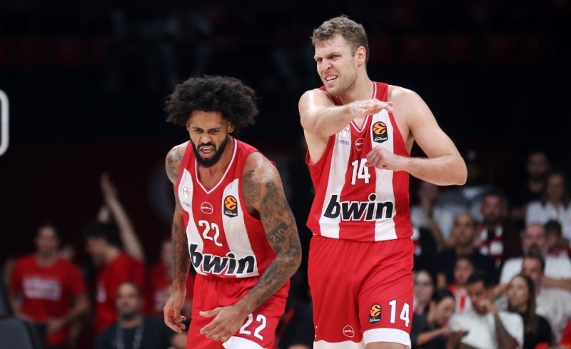 Θρύλος είσαι! Για το 1-0 κόντρα στη Μονακό!