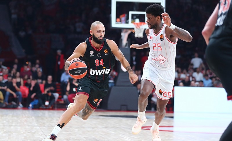 Οι διαιτητές για Χάποελ