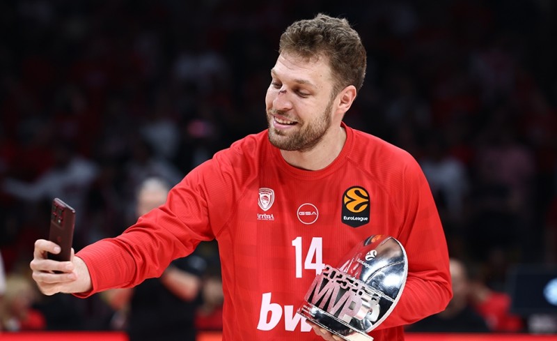 Το... σήκωσε ο MVP Βεζένκοβ!