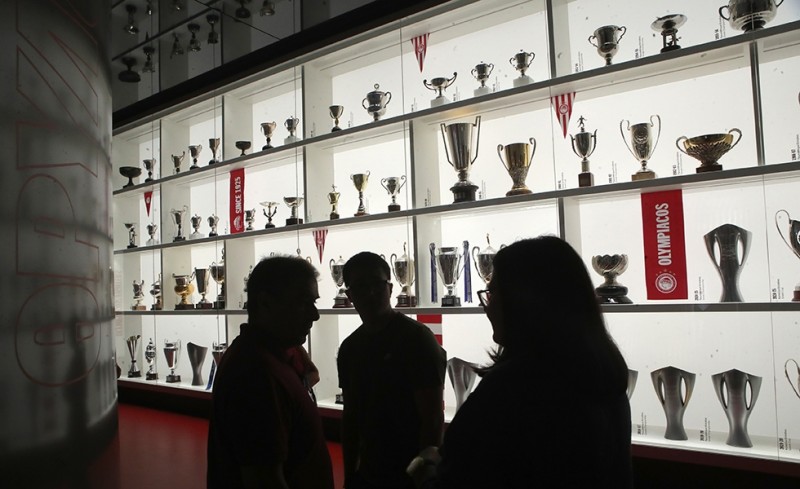 Ο Ολυμπιακός για την ημέρα του πατέρα με φόντο το Μουσείο