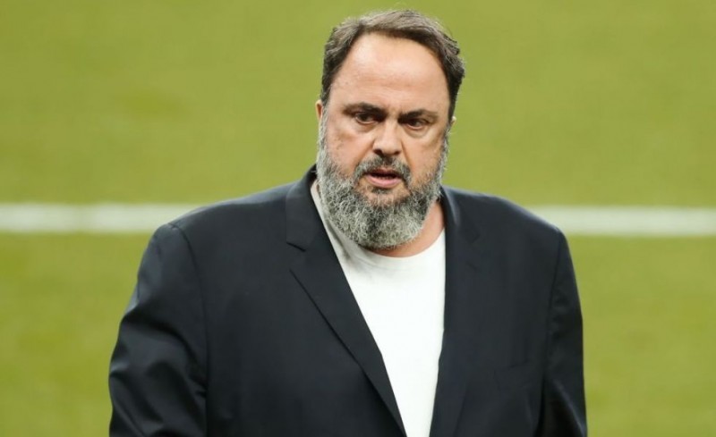 Δεν χρειάζεται κανέναν και γι' αυτό είναι Ηγέτης!