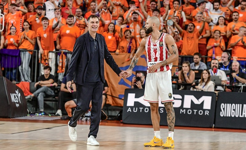 Φουρνιέ: «Προχωράμε ως ένα»
